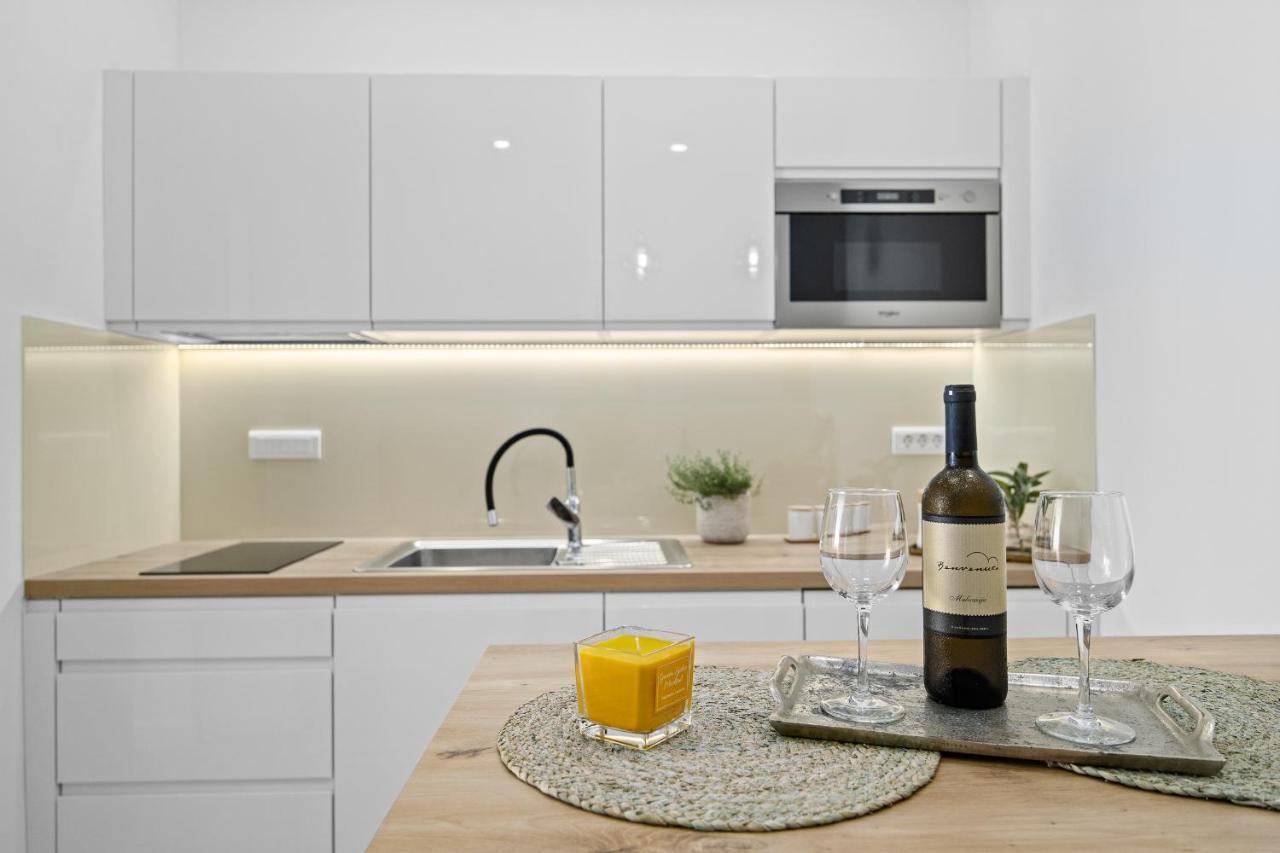 Giardini M Studio Apartments プーラ エクステリア 写真